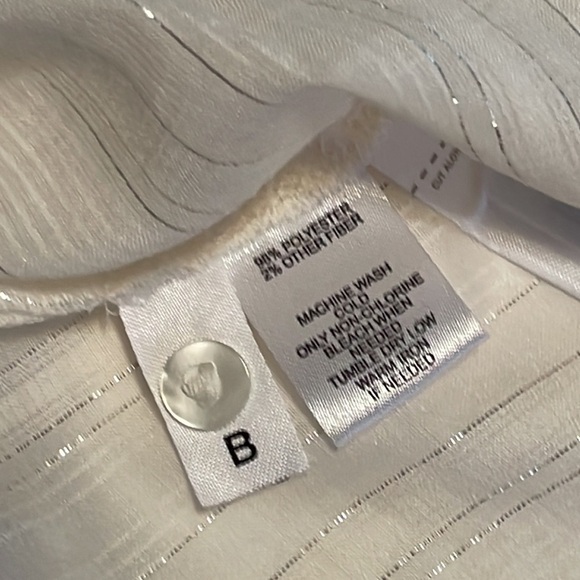 Loft Sheer Cream Metallic Long Sleeve Tucking Detail Top Size Large NWT - Picture 13 of 13